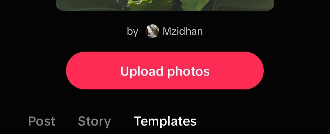 TikTok slideshow template selection screen, showing options to upload photos and access “Templates” for post customization.