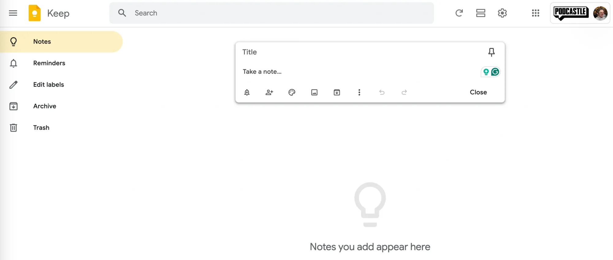 Screenshot of Google Keep’s empty dashboard, highlighting a simple, color-coded layout ideal for quick, on-the-go journaling